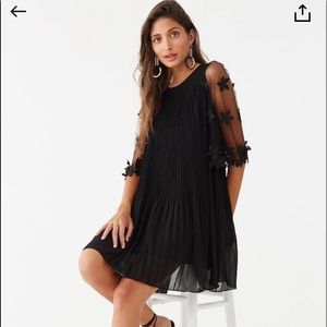 Accordion dress floral sleeves